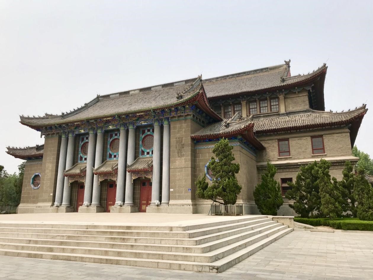 图为河南大学校园风光